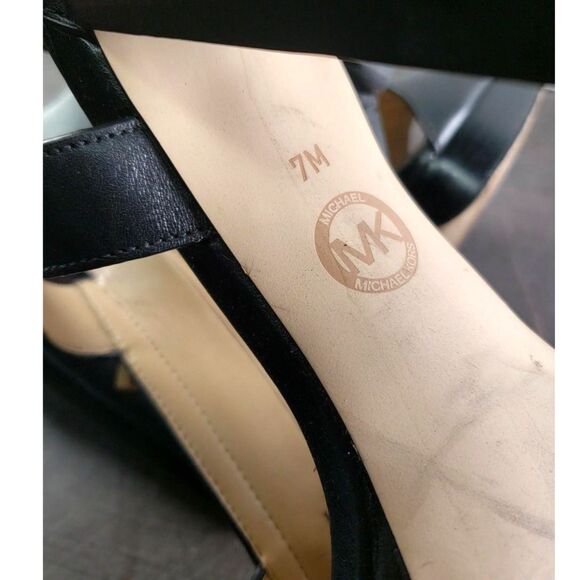 Michael Kors "BERKLEY" Black Leather Heeled Sandals with Gold Zipper  - Size 7M - Picture 6 of 6